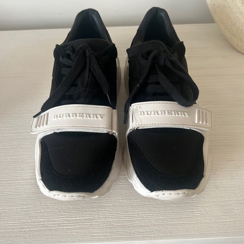 Burberry Black Neoprene And Suede Regis Low Top Sneakers Size 38.5